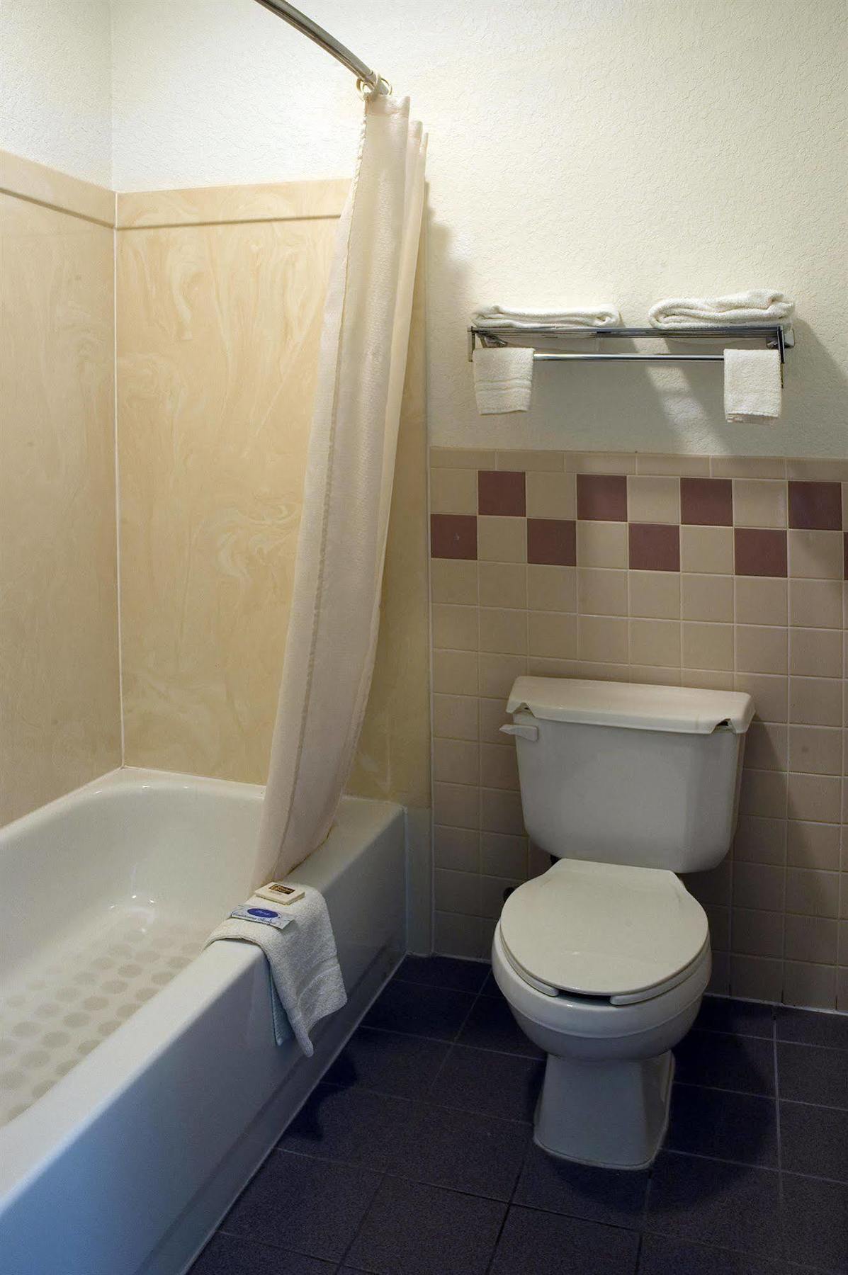 Budget Host Hempstead Inn Brookhollow/Energy Corridor Хюстън Екстериор снимка