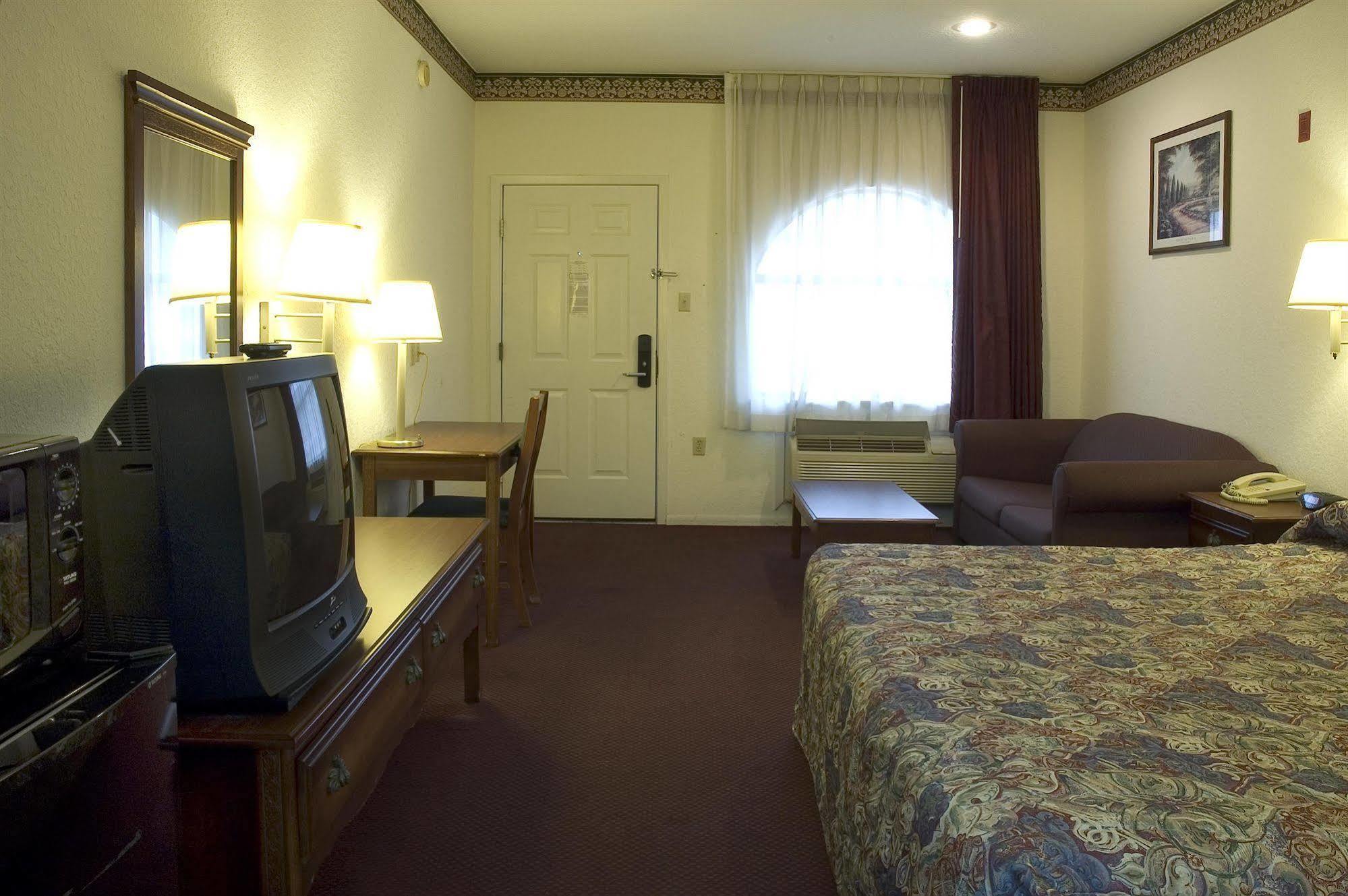 Budget Host Hempstead Inn Brookhollow/Energy Corridor Хюстън Екстериор снимка